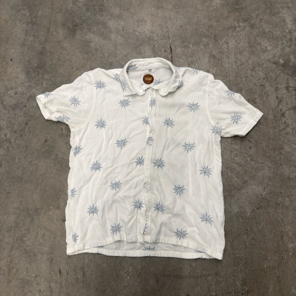 Men's White Short-Sleeve Button-Down Shirt with Light Blue Palm Print